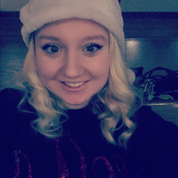 Meet your Posher, Haley - Picture 3 of 3